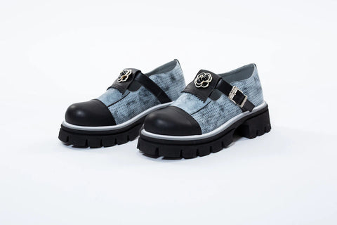 Pantofi din piele cu accesoriu si inchidere cu curea