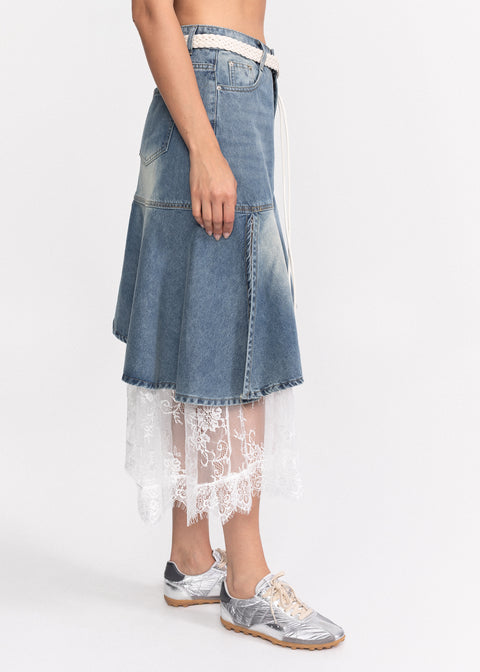 Fusta denim cu detalii delicate de dantela