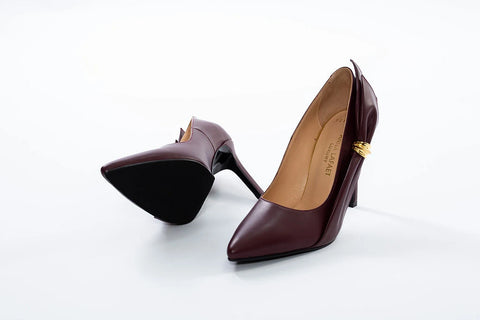 Pantofi eleganți din piele naturală, cu toc subțire și detaliu decorativ