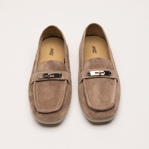 Mocasini din piele intoarsa cu accesoriu metalic argintiu
