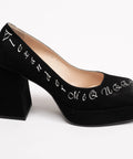 Pantofi damă din piele întoarsă, cu print litere ivoar,toc 9cm