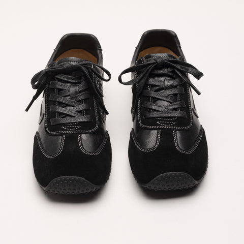 Leather sneakers with decorative stitching