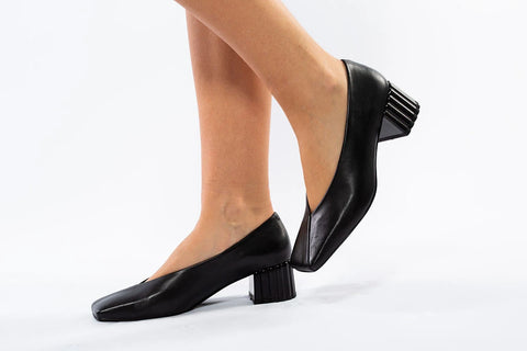 Pantofi eleganți din piele naturală cu toc striat