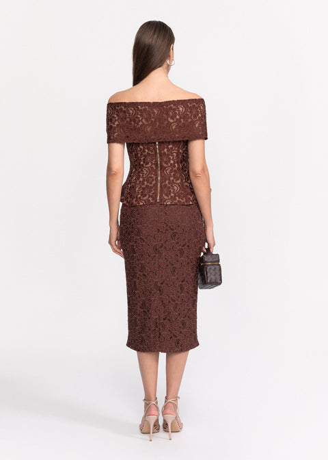 Compleu elegant format din top si fusta din dantela