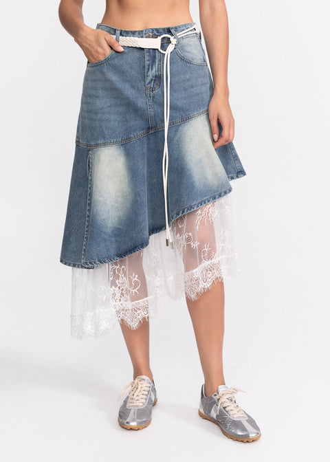 Fusta denim cu detalii delicate de dantela