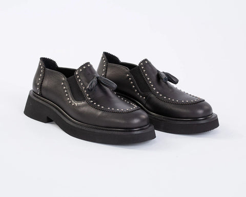 Loafers din piele cu ciucur si detalii  metalice