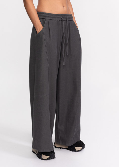 Pantaloni casual din bumbac moale si croi lejer