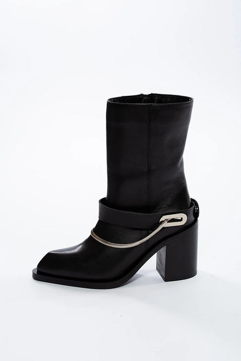 Ghete negre din piele naturală cu toc gros și accesoriu metalic