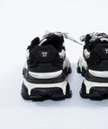 Adidași sport futurist alb-negru cu talpă masivă și detalii glitter – Urban Luxe – AnnaLaFaet