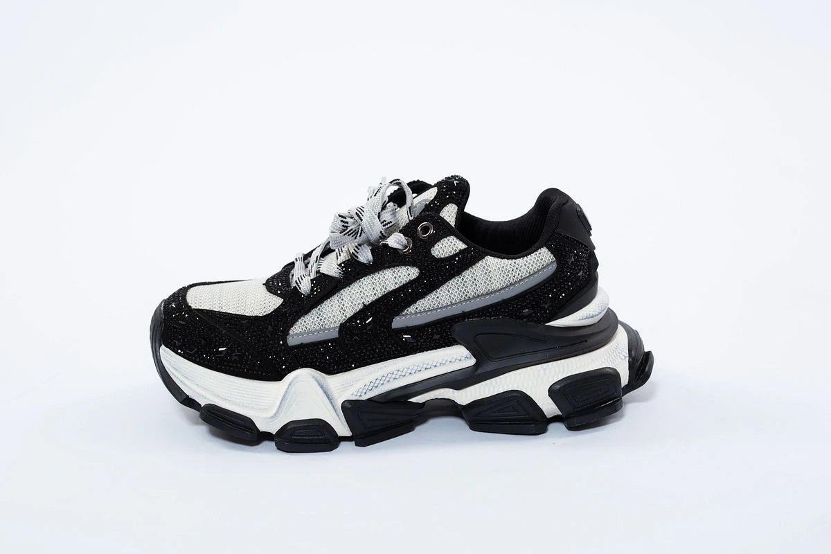 Adidași sport futurist alb-negru cu talpă masivă și detalii glitter – Urban Luxe – AnnaLaFaet