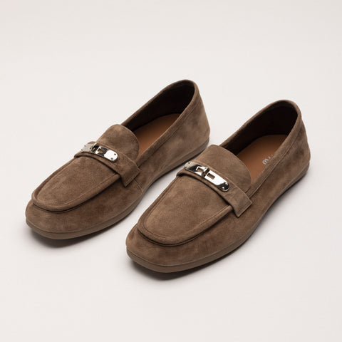Mocasini din piele intoarsa cu accesoriu metalic argintiu