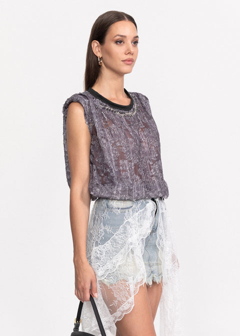 Tricou cu croiala lejera si design transparent