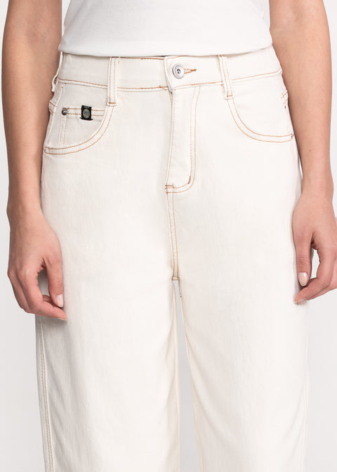 Straight-Leg Jeans with Contrast Details