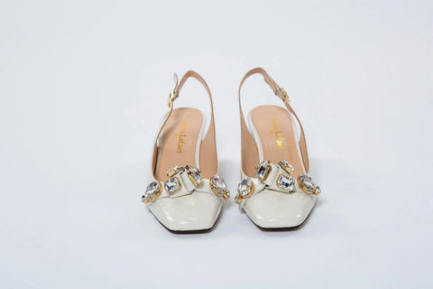 Pantofi damă ivoar din piele lăcuită cu accesorii din cristal – Stil și rafinament la fiecare pas