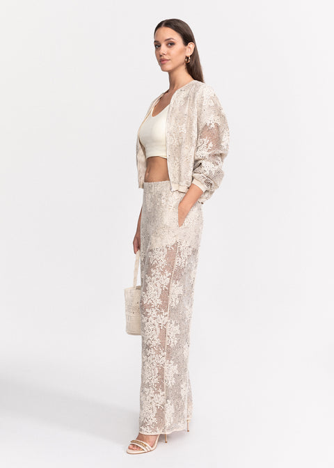 Costum cu model floral brodat format din jacheta si pantaloni cu talie inalta