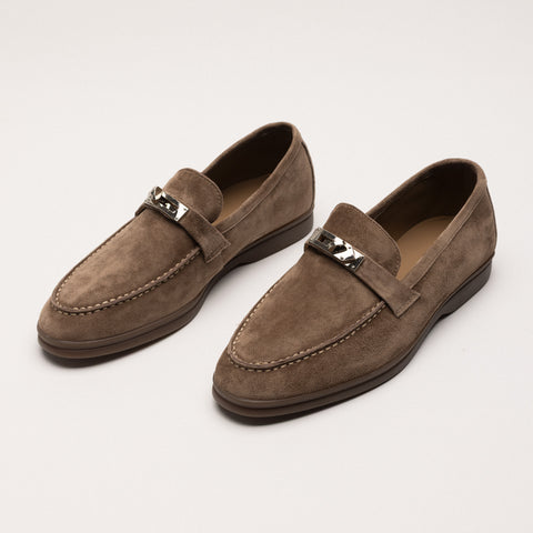 Mocasini cu cusaturi decorative