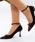 Pantofi eleganți din piele cu baretă, toc evazat și fundiță decorativă