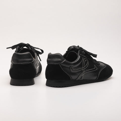 Leather sneakers with decorative stitching