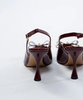 Pantofi maro din lac cu fundă decorativă și toc gros de 8 cm – eleganță retro AnnaLaFaet