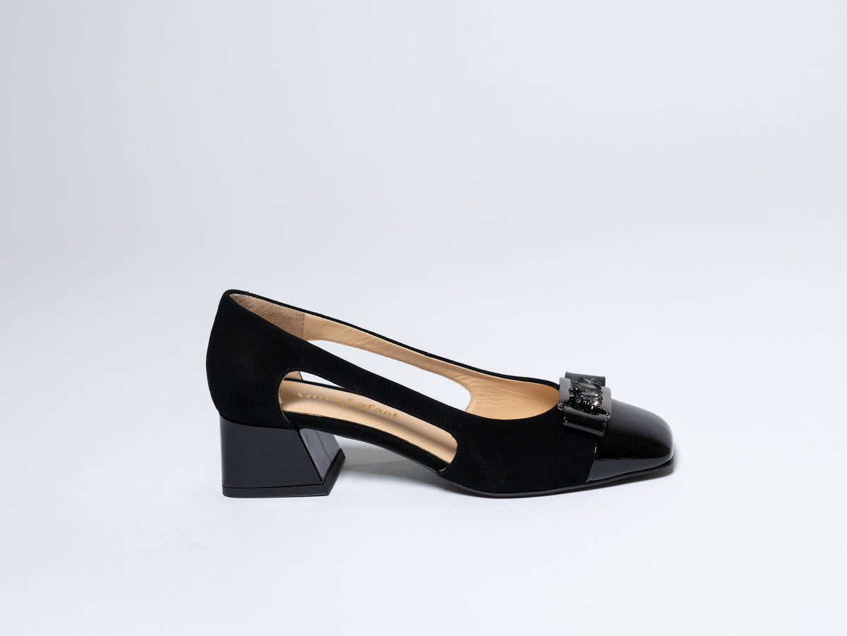 Side Cutout Shoes
