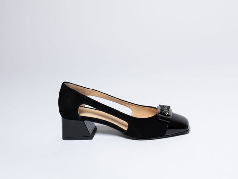 Side Cutout Shoes