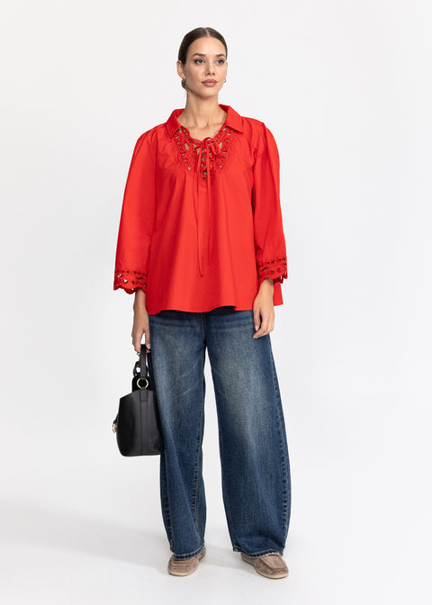 Camasa eleganta cu broderie si snururi delicate 2710