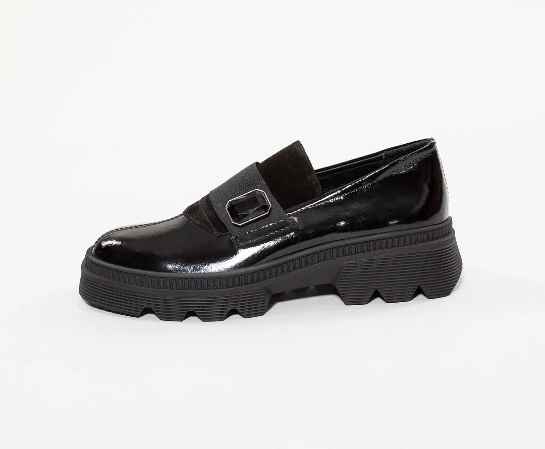 Pantofi din piele lăcuită naturală cu accesoriu cristal