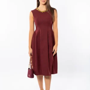 Rochie din stofa cu aplicatii din paiete