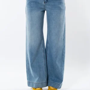 Blugi evazati cu aplicatii fine din cristale si mini dantela la buzunare