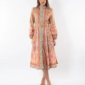 Rochie lunga roz cu imprimeuri florale colorate