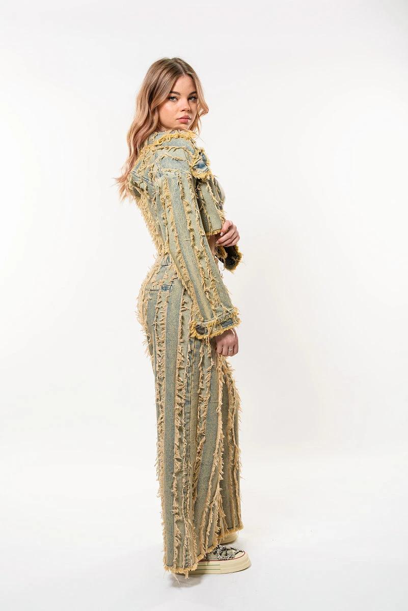 Jachetă din Denim cu Franjuri – Stil Bohem și Confident-10