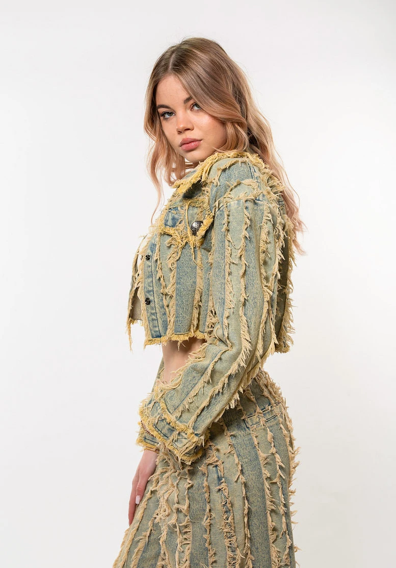 Jachetă din Denim cu Franjuri – Stil Bohem și Confident-2