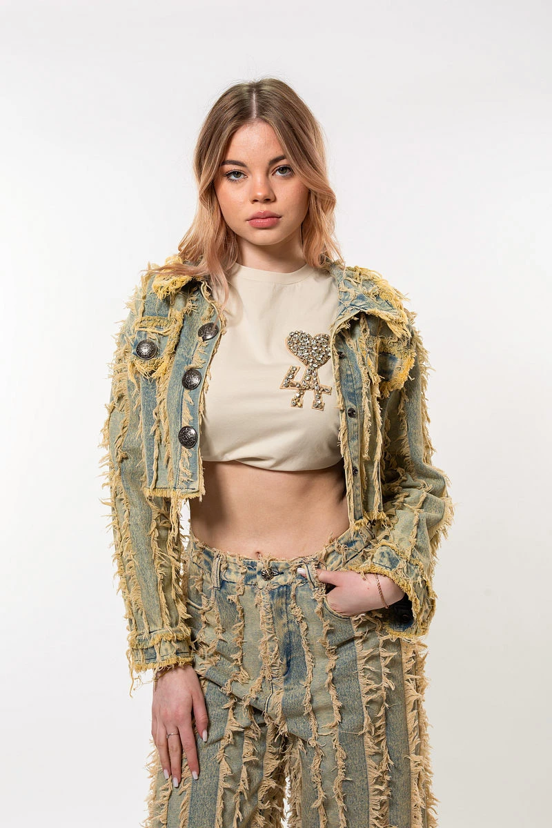 Jachetă din Denim cu Franjuri – Stil Bohem și Confident-3