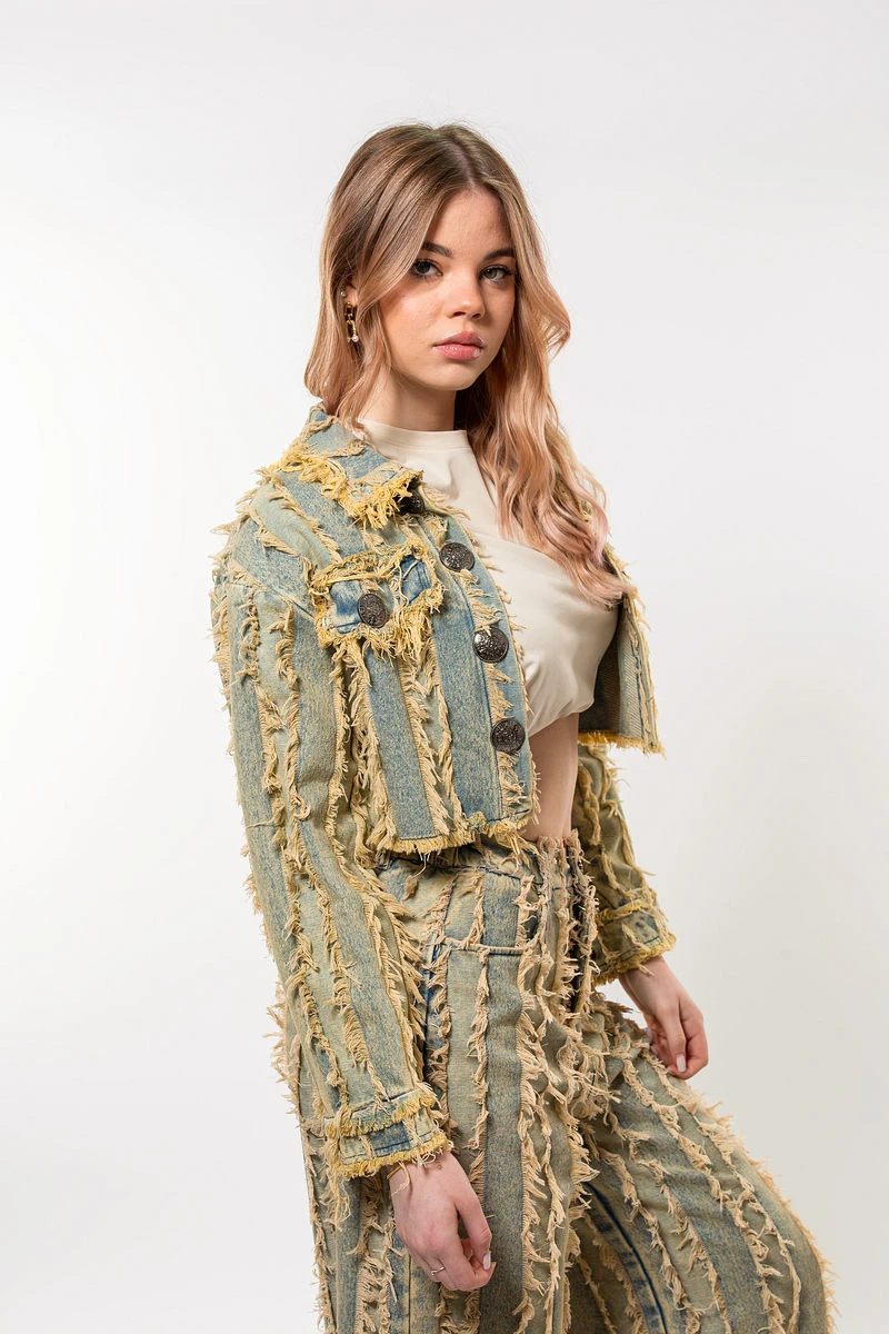Jachetă din Denim cu Franjuri – Stil Bohem și Confident-6