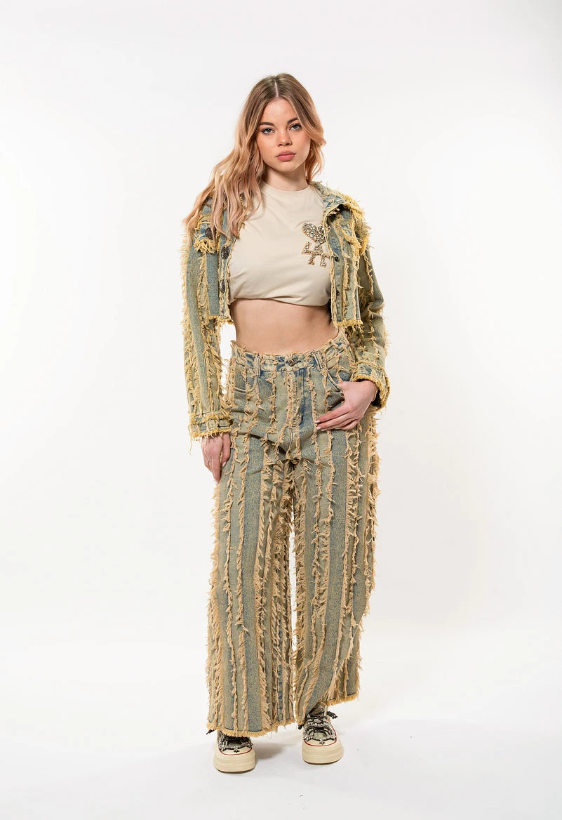 Jachetă din Denim cu Franjuri – Stil Bohem și Confident-12