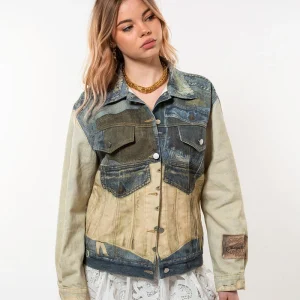 Jachetă Oversize Denim cu Pictură Artistică – Poveste pe Spatele Tău
