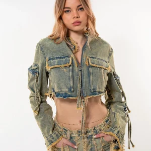 Jachetă scurtă din denim cu buzunare – Stil urban și funcțional