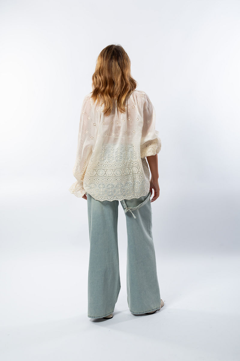 Blugi Largi Dama cu Tăieturi și Lanțuri Decorative – Stil Urban Casual