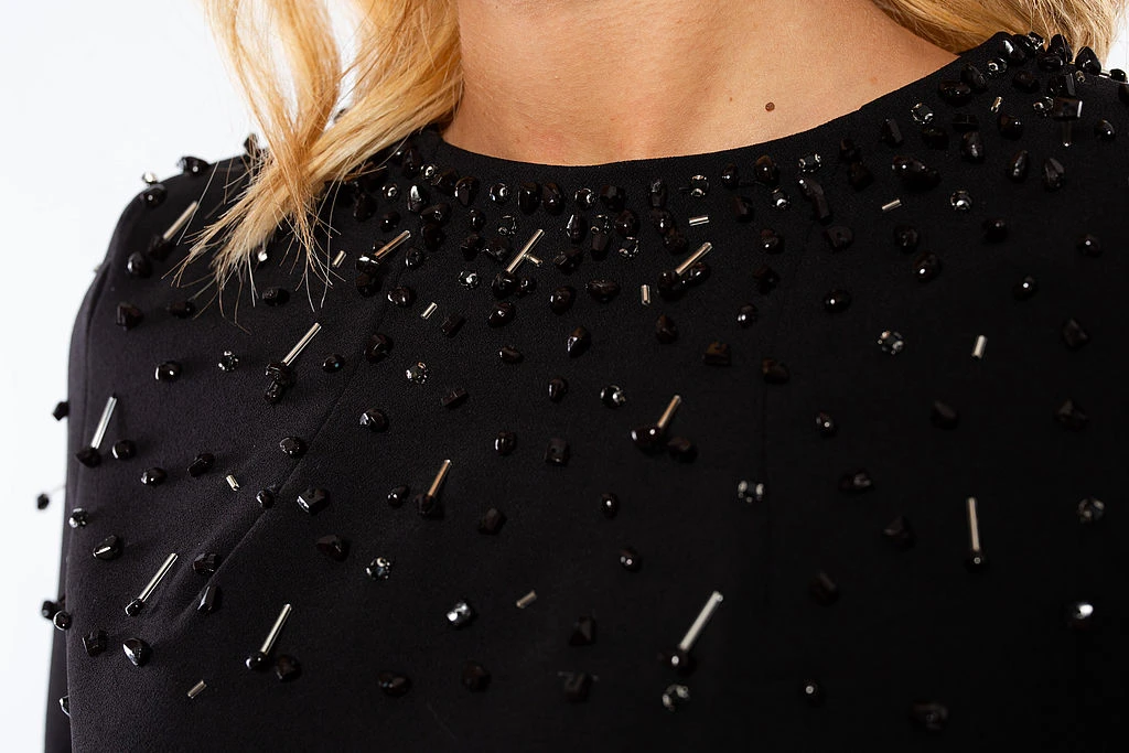 Compleu de ocazie cu fustă și top, decorate cu mărgele-5